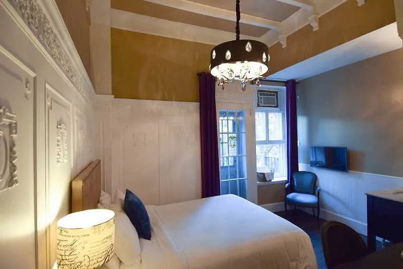 Chateau Fleur De Lys - L'Hotel Quebec City