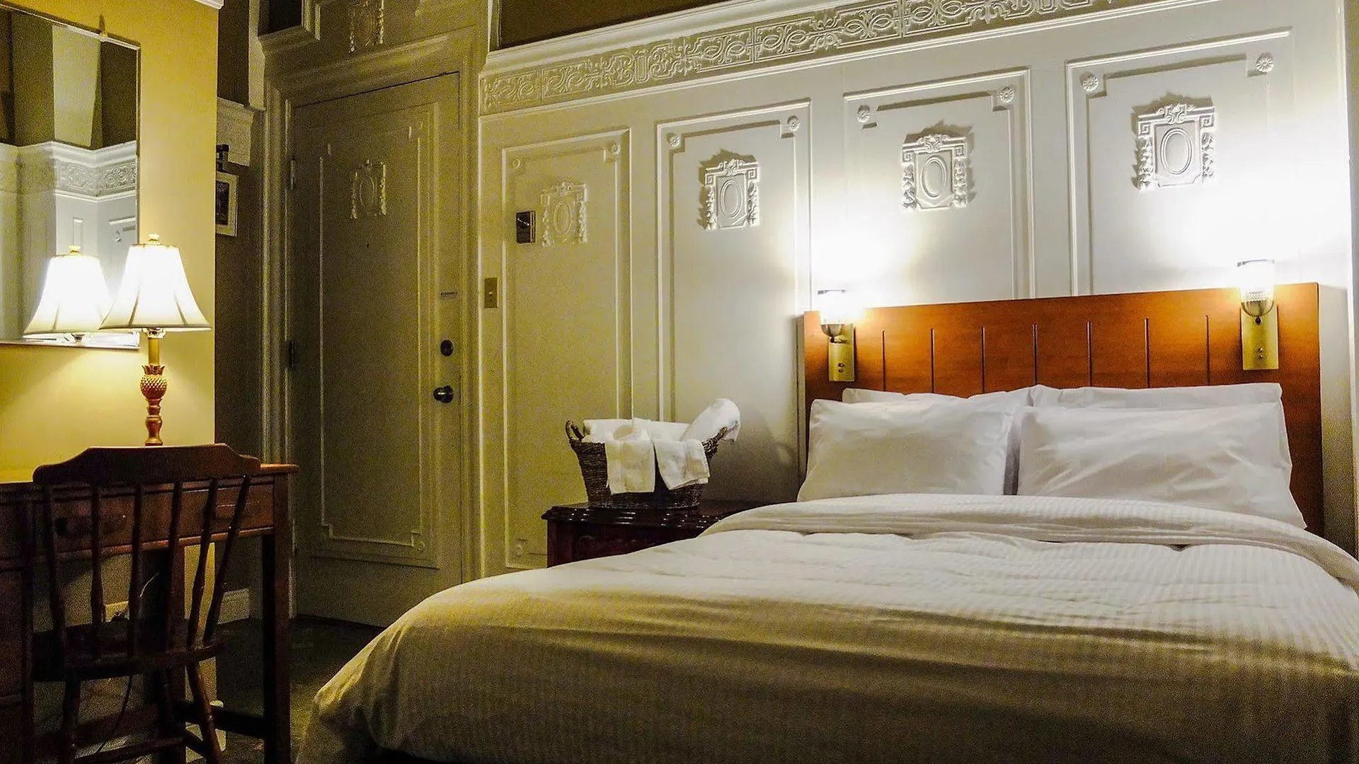 Chateau Fleur De Lys - L'Hotel Quebec City 3*,